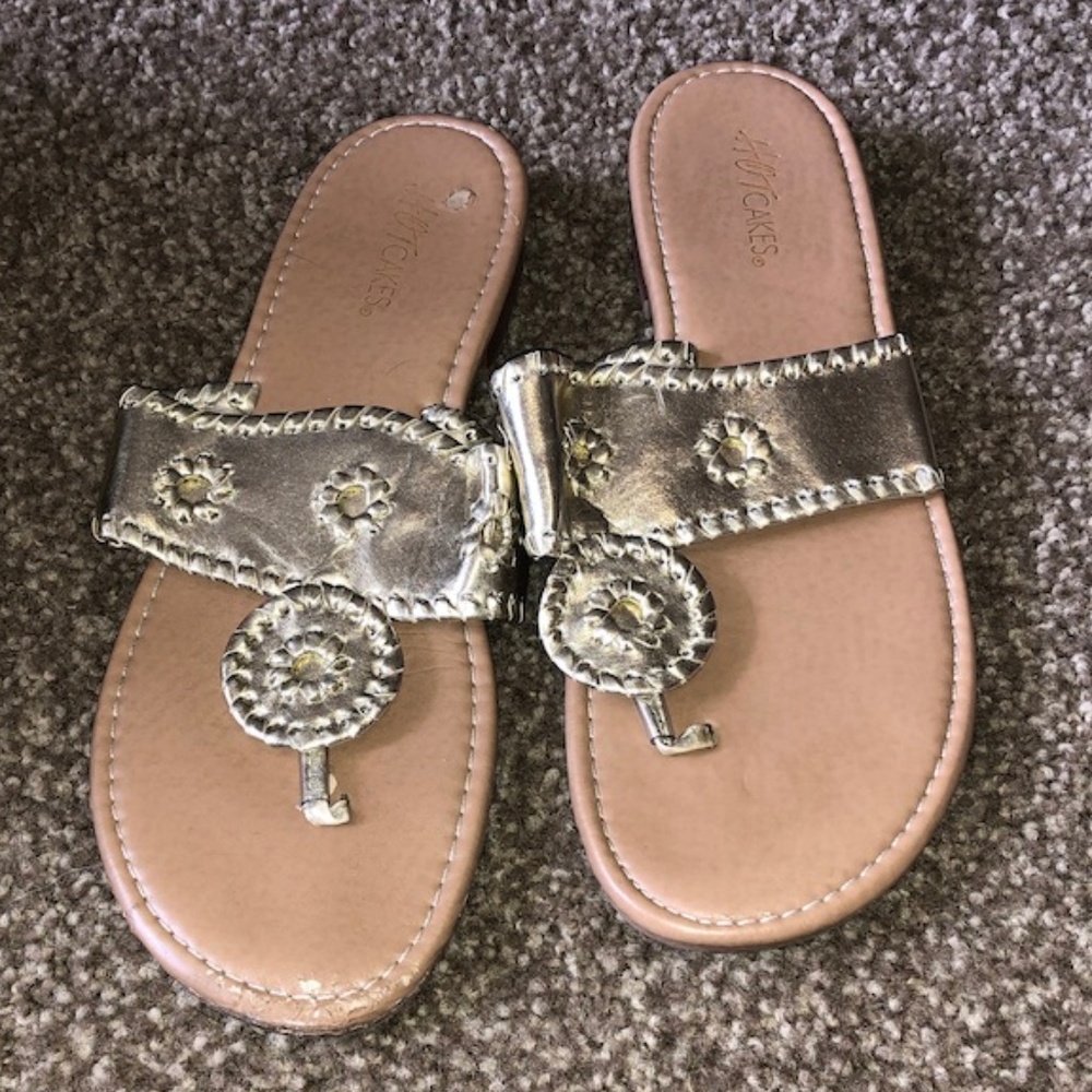 gold hotcakes (fake jack rogers)